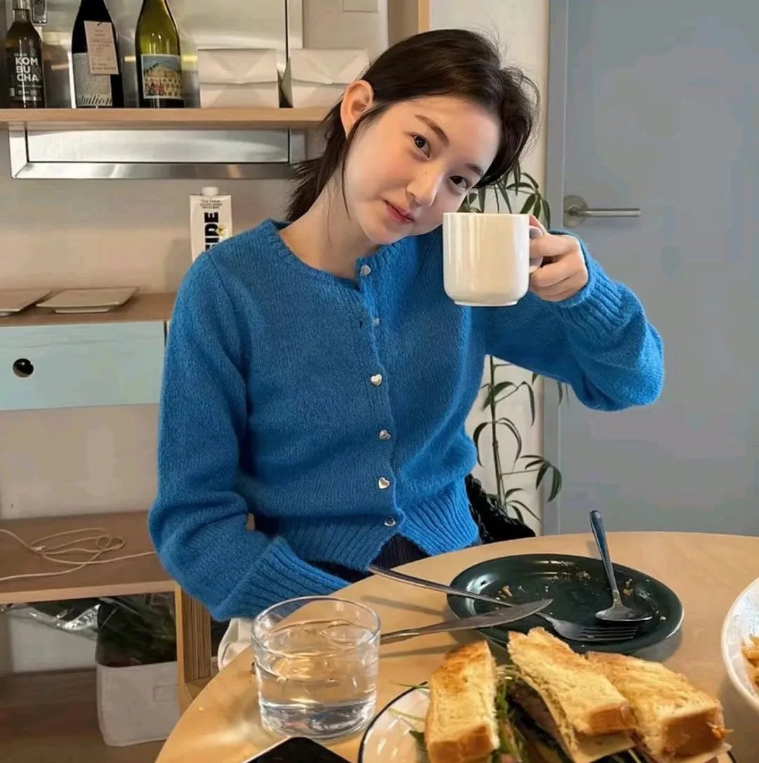 蒙娜丽莎与血月亮